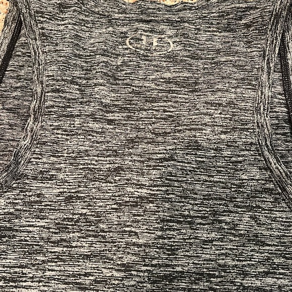 🖤Heathered Gray Under Armour Tank💪🏻 - Picture 4 of 5